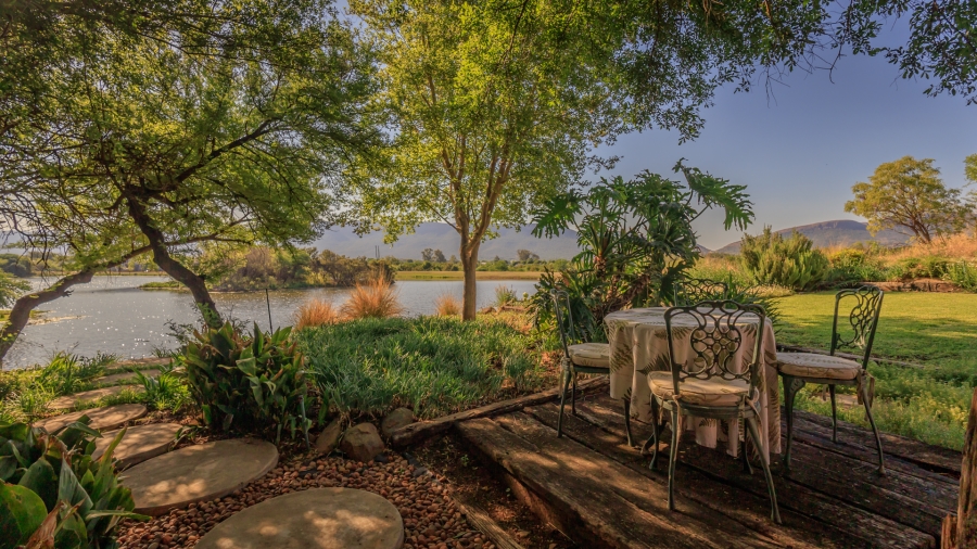 3 Bedroom Property for Sale in The Coves North West